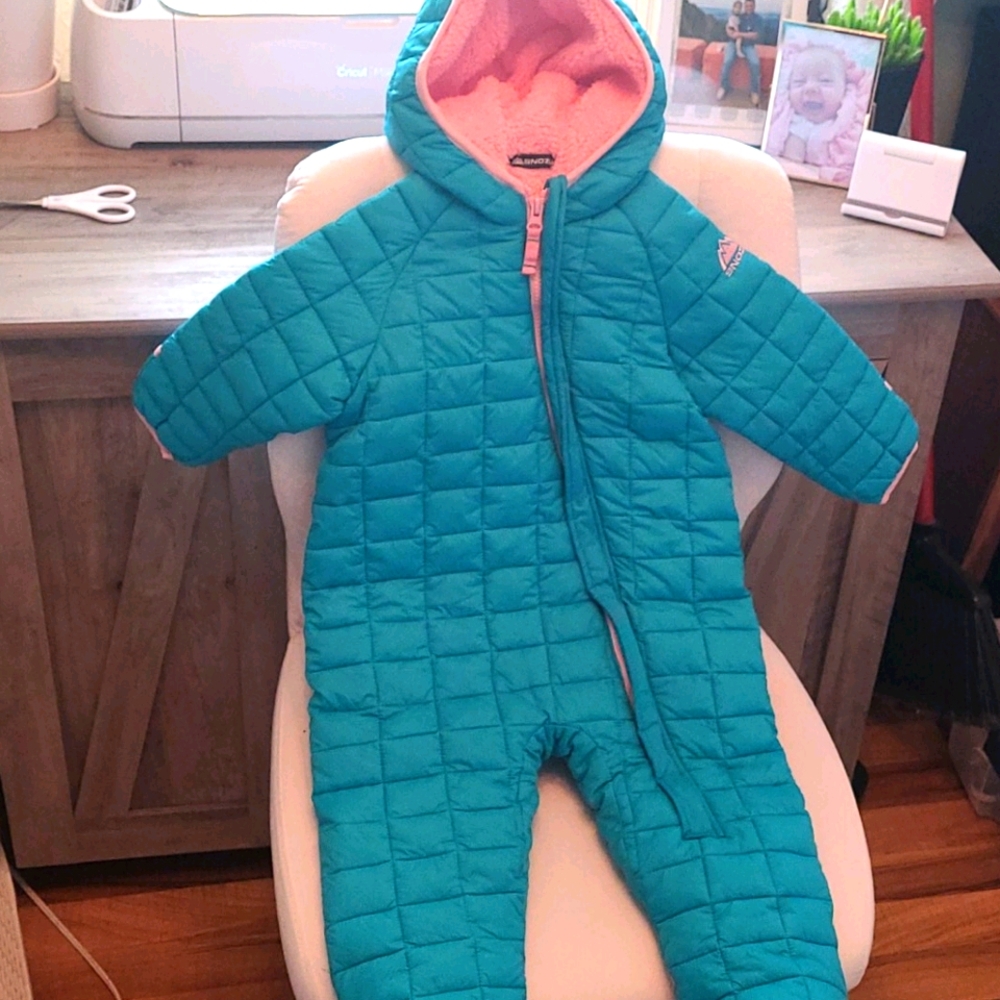 Snozu snowsuit ( 24 months)